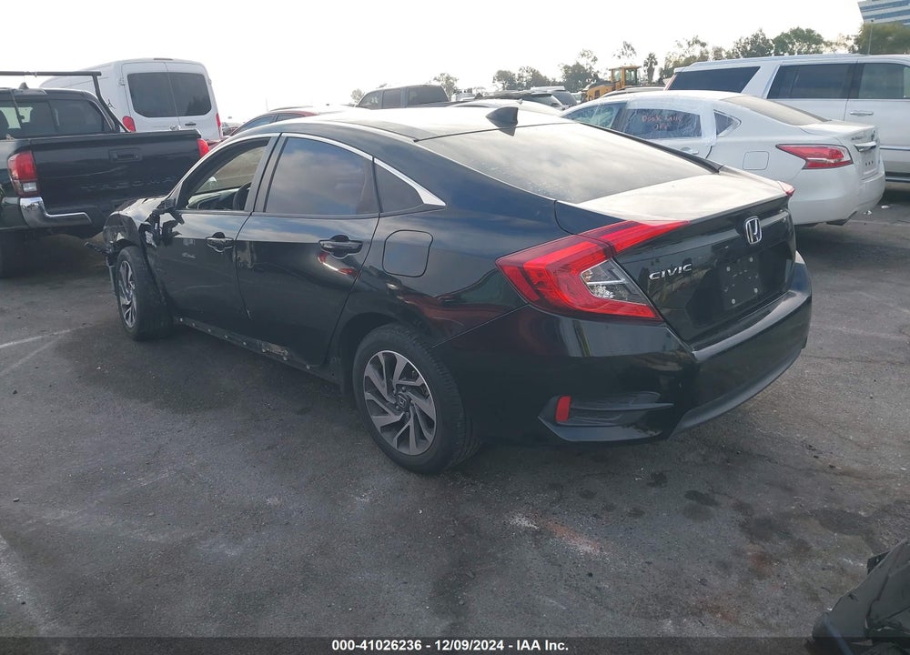 2018 HONDA CIVIC EX VIN: 2HGFC2F70JH577823