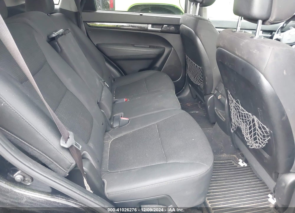 2014 KIA SORENTO LX VIN: 5XYKTCA62EG442090