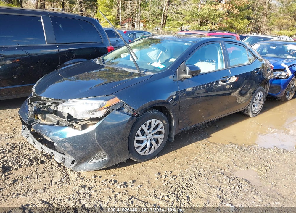 2018 TOYOTA COROLLA LE VIN: 2T1BURHE2JC080121
