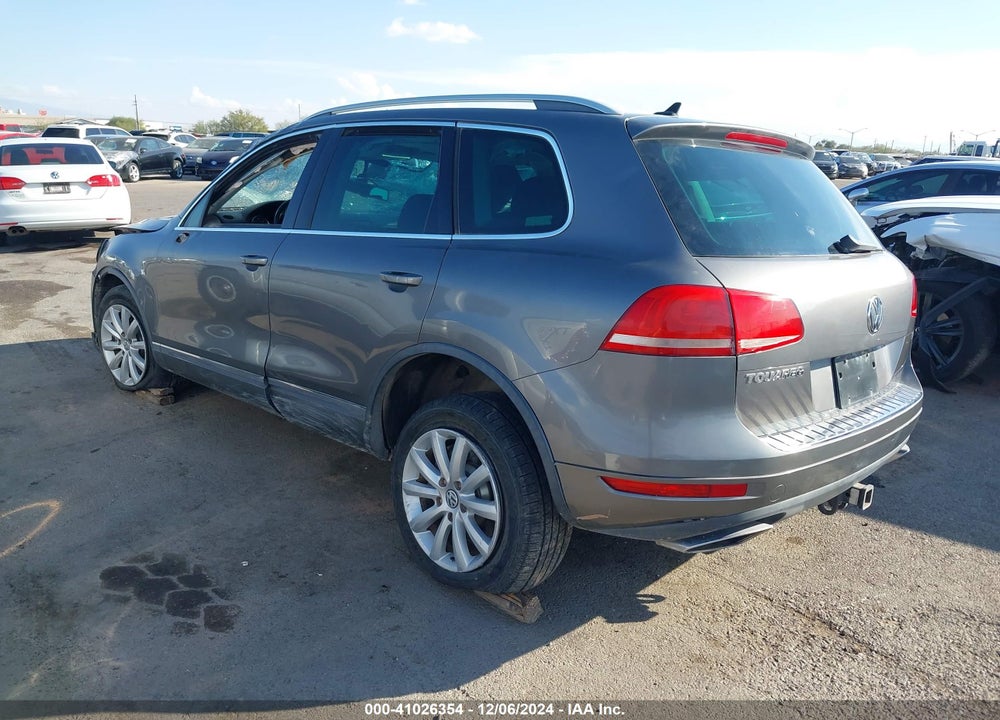 2011 VOLKSWAGEN TOUAREG TDI SPORT VIN: WVGFK9BP6BD002541