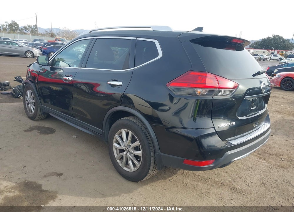 2017 NISSAN ROGUE SV VIN: KNMAT2MT5HP594857