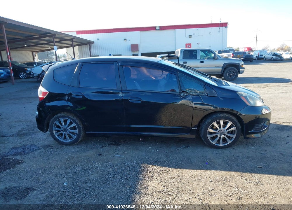 2013 HONDA FIT SPORT VIN: JHMGE8H53DC012225
