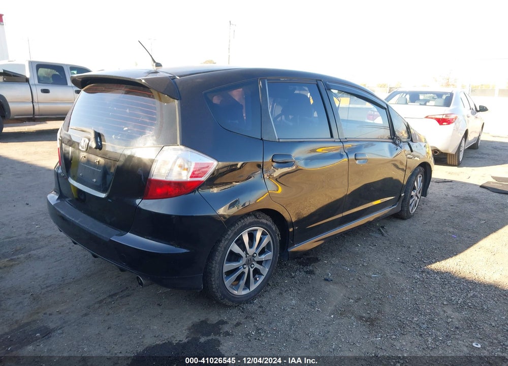 2013 HONDA FIT SPORT VIN: JHMGE8H53DC012225