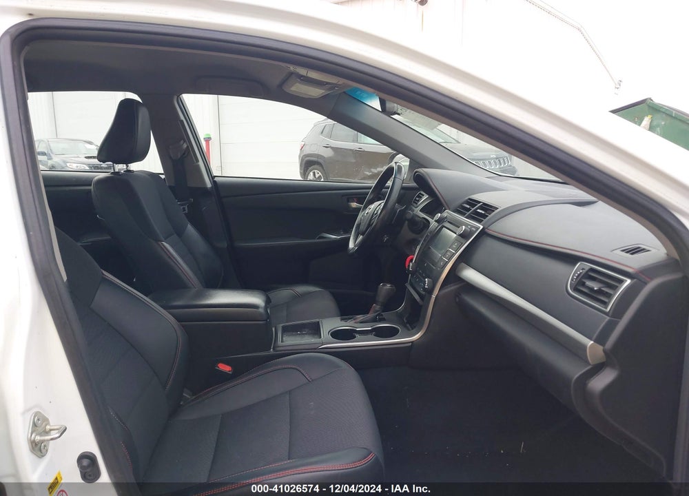2016 TOYOTA CAMRY SE VIN: 4T1BF1FK6GU532017