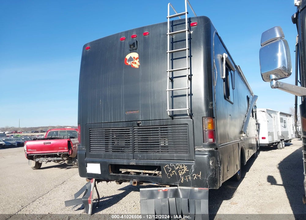 1999 FREIGHTLINER CHASSIS X LINE MOTOR HOME VIN: 4UZ6XFBC8XCB33628