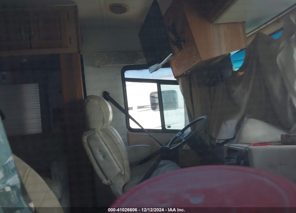 1999 FREIGHTLINER CHASSIS X LINE MOTOR HOME VIN: 4UZ6XFBC8XCB33628