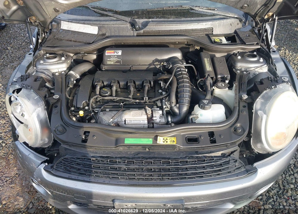 2009 MINI COOPER S VIN: WMWMF73549TW80753