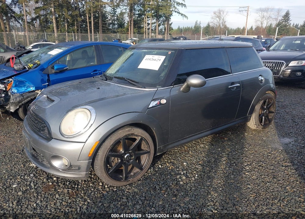 2009 MINI COOPER S VIN: WMWMF73549TW80753