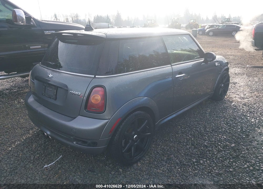 2009 MINI COOPER S VIN: WMWMF73549TW80753
