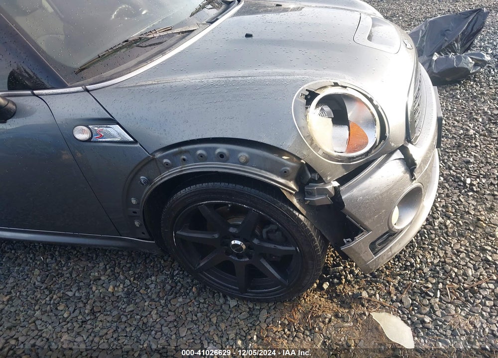 2009 MINI COOPER S VIN: WMWMF73549TW80753