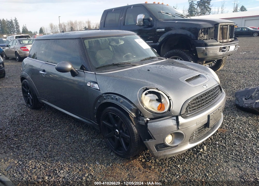 2009 MINI COOPER S VIN: WMWMF73549TW80753