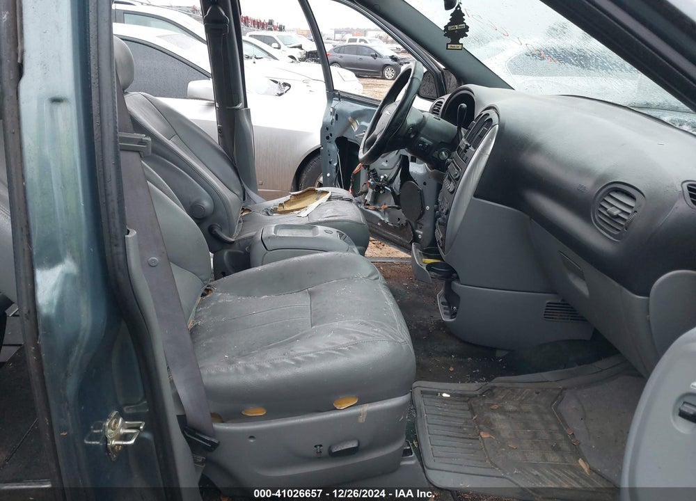 2005 CHRYSLER TOWN & COUNTRY TOURING VIN: 2C8GP54L45R155996