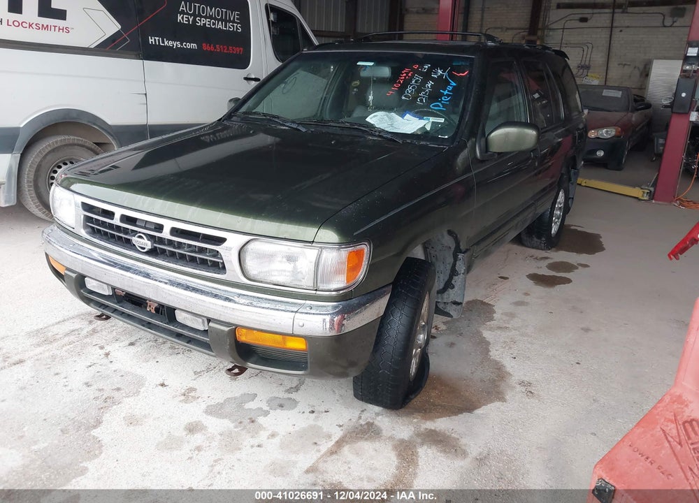 1996 NISSAN PATHFINDER XE/LE VIN: JN8AR05S5TW035157