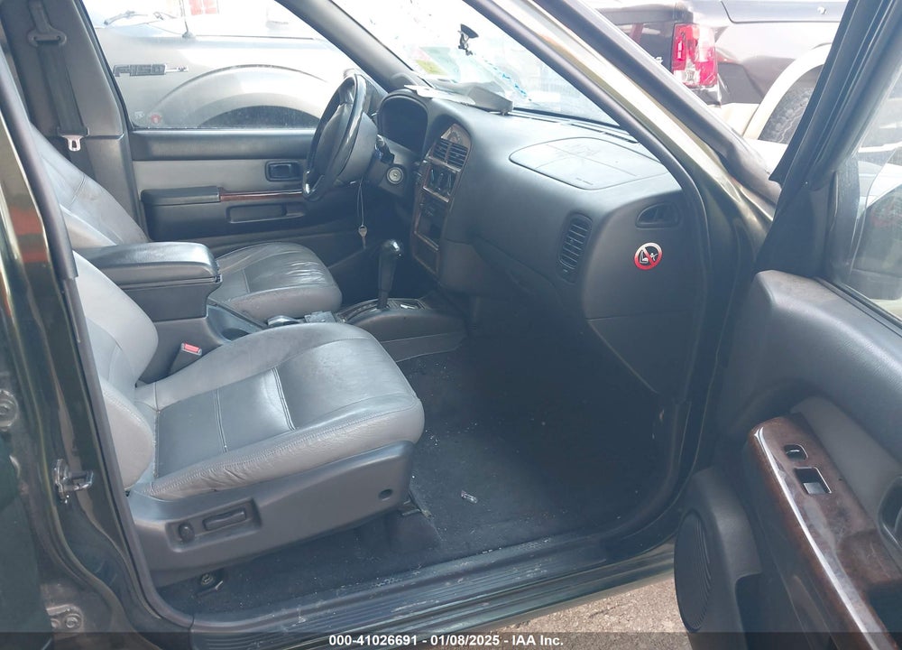 1996 NISSAN PATHFINDER XE/LE VIN: JN8AR05S5TW035157