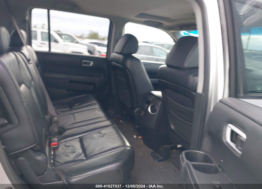 2010 HONDA PILOT EX-L VIN: 5FNYF4H58AB014904
