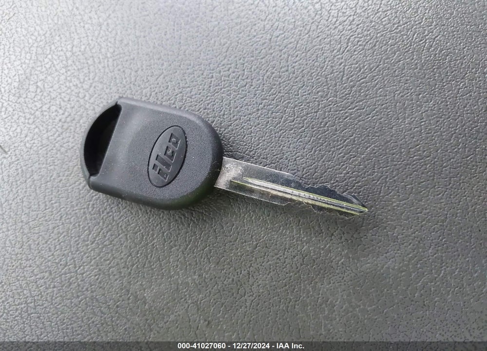 2005 FORD ESCAPE XLT VIN: 1FMCU03115KE16359