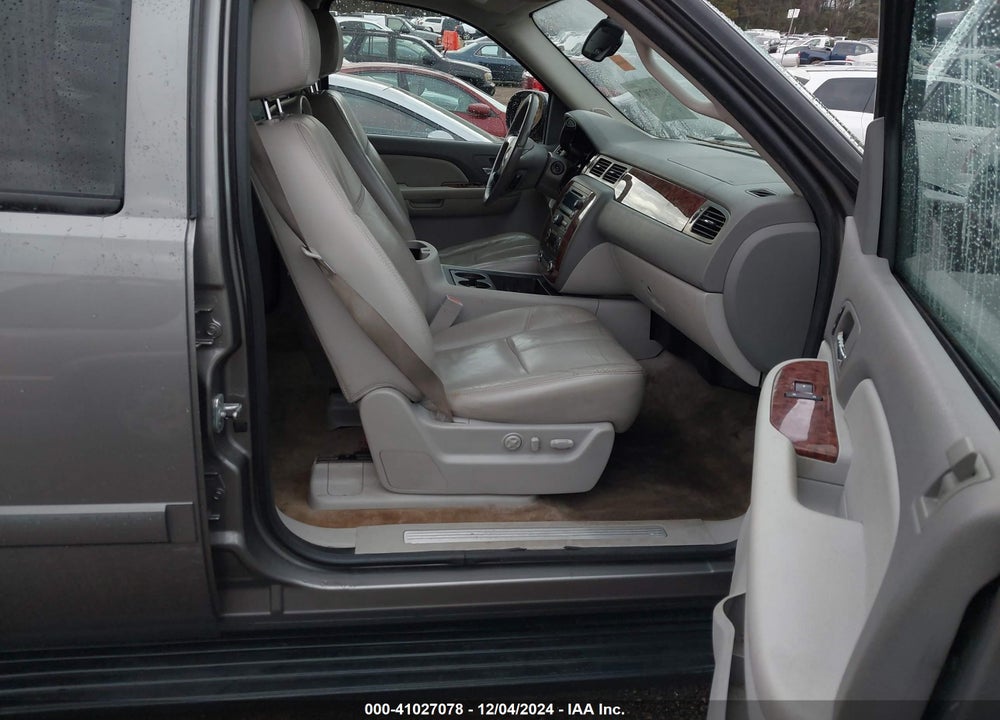 2007 CHEVROLET TAHOE LT VIN: 1GNFC13J47J154301