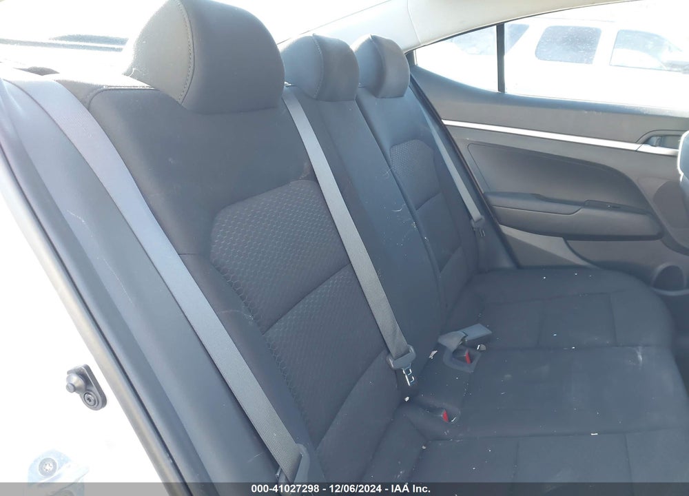 2019 HYUNDAI ELANTRA SE VIN: 5NPD74LF9KH437635