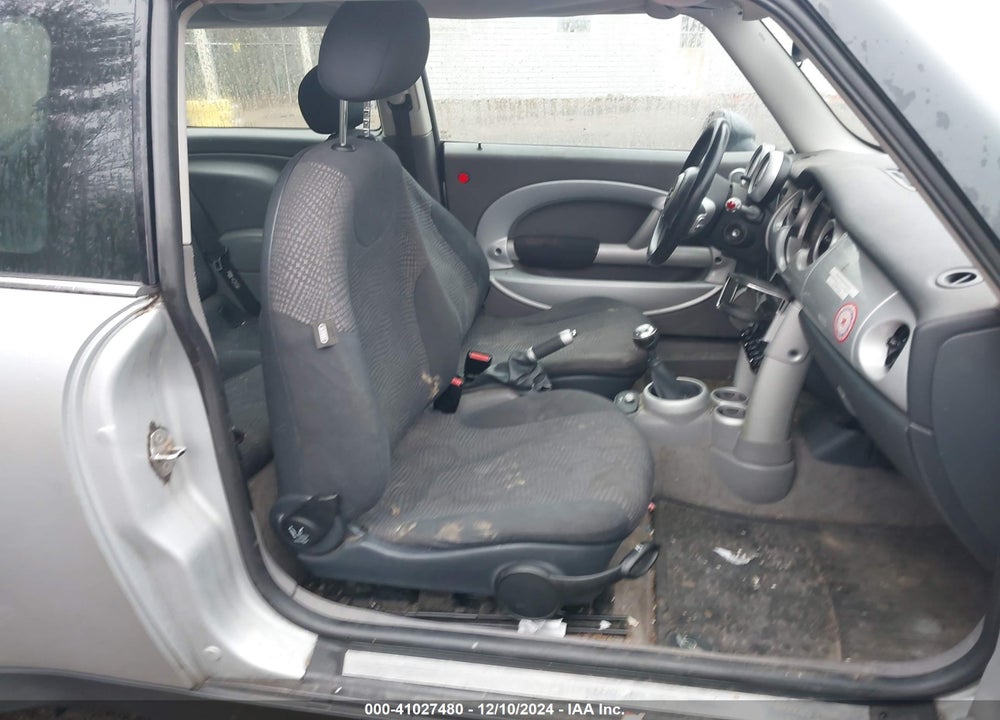2003 MINI COOPER VIN: WMWRC33423TC48333