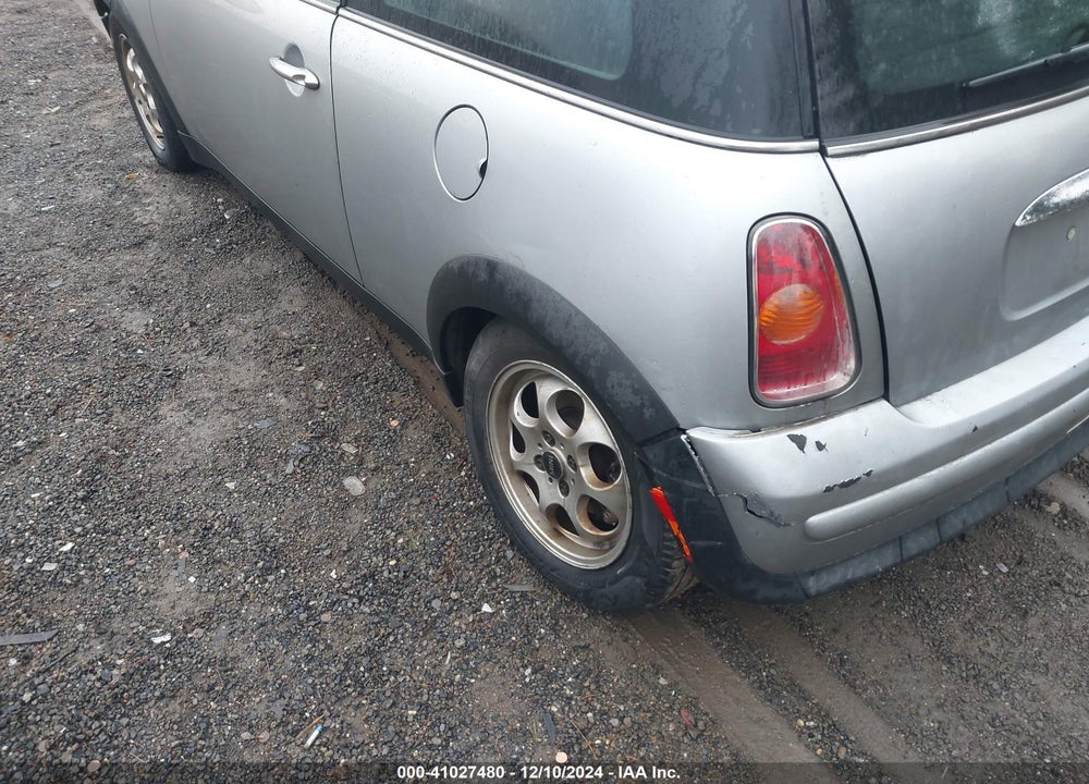 2003 MINI COOPER VIN: WMWRC33423TC48333