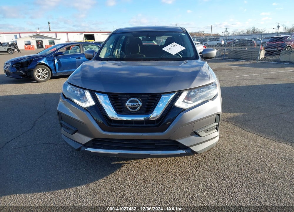 2018 NISSAN ROGUE S VIN: KNMAT2MT8JP603086