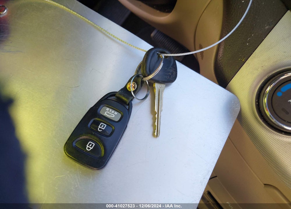 2009 HYUNDAI ELANTRA GLS VIN: KMHDU46D39U658100
