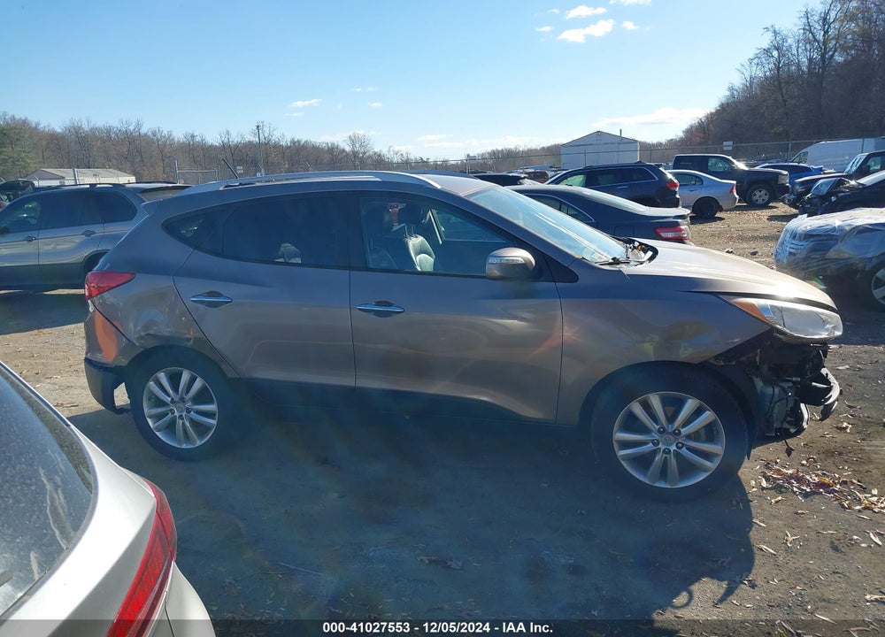 2010 HYUNDAI TUCSON LIMITED VIN: KM8JUCAC8AU079040