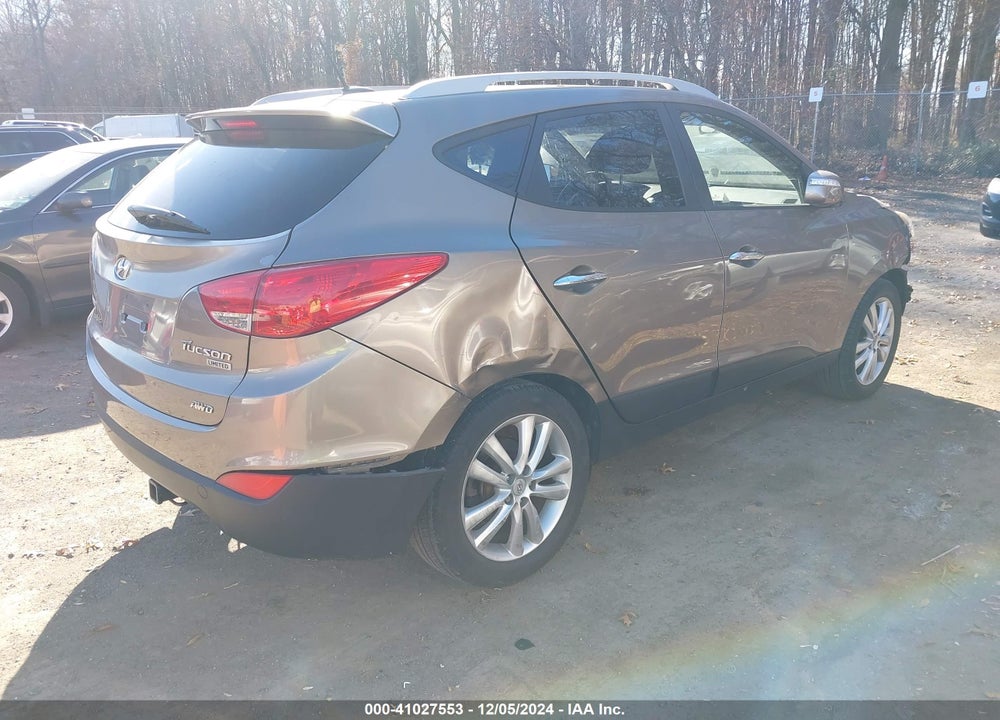 2010 HYUNDAI TUCSON LIMITED VIN: KM8JUCAC8AU079040