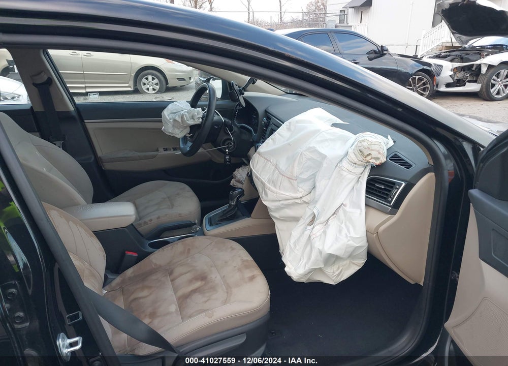 2017 HYUNDAI ELANTRA SE VIN: 5NPD74LF1HH110977