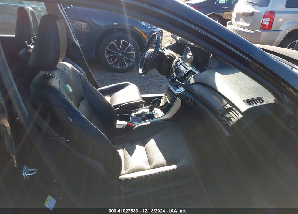 2015 HONDA ACCORD EX-L VIN: 1HGCR2F84FA144070