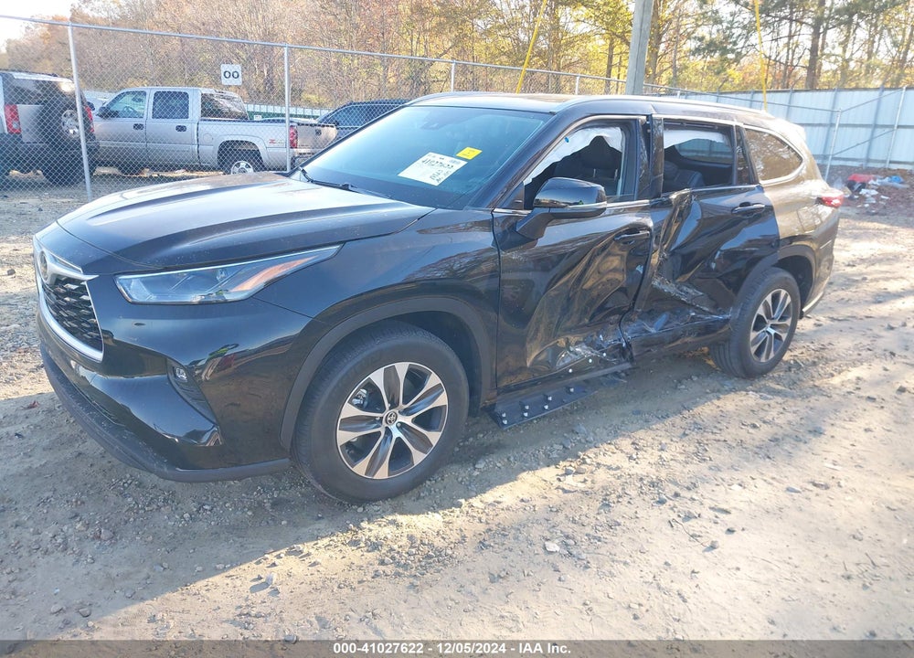 2022 TOYOTA HIGHLANDER XLE VIN: 5TDGZRAH6NS554094