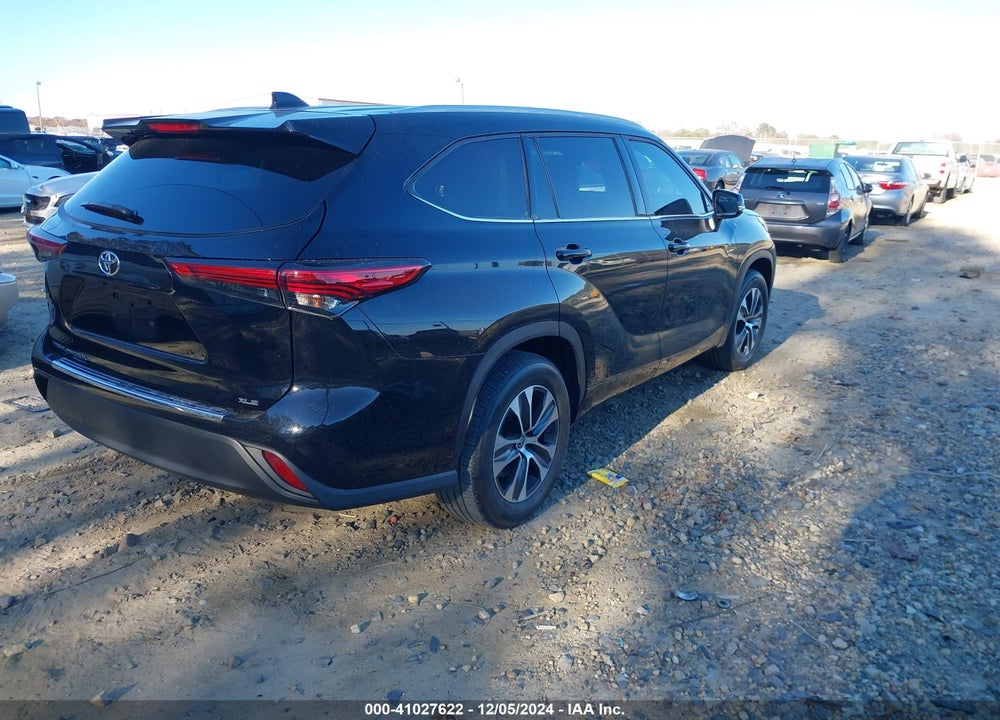 2022 TOYOTA HIGHLANDER XLE VIN: 5TDGZRAH6NS554094