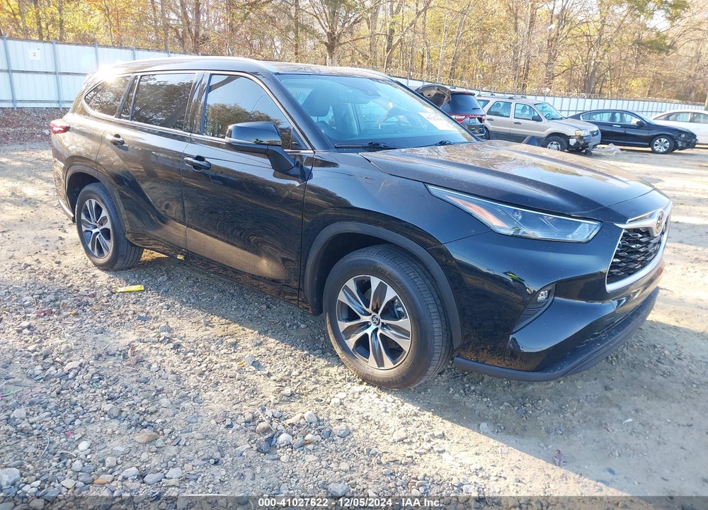 2022 TOYOTA HIGHLANDER XLE VIN: 5TDGZRAH6NS554094
