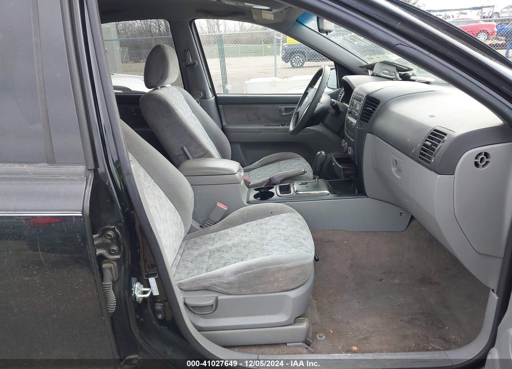 2008 KIA SORENTO LX VIN: KNDJD735385797271