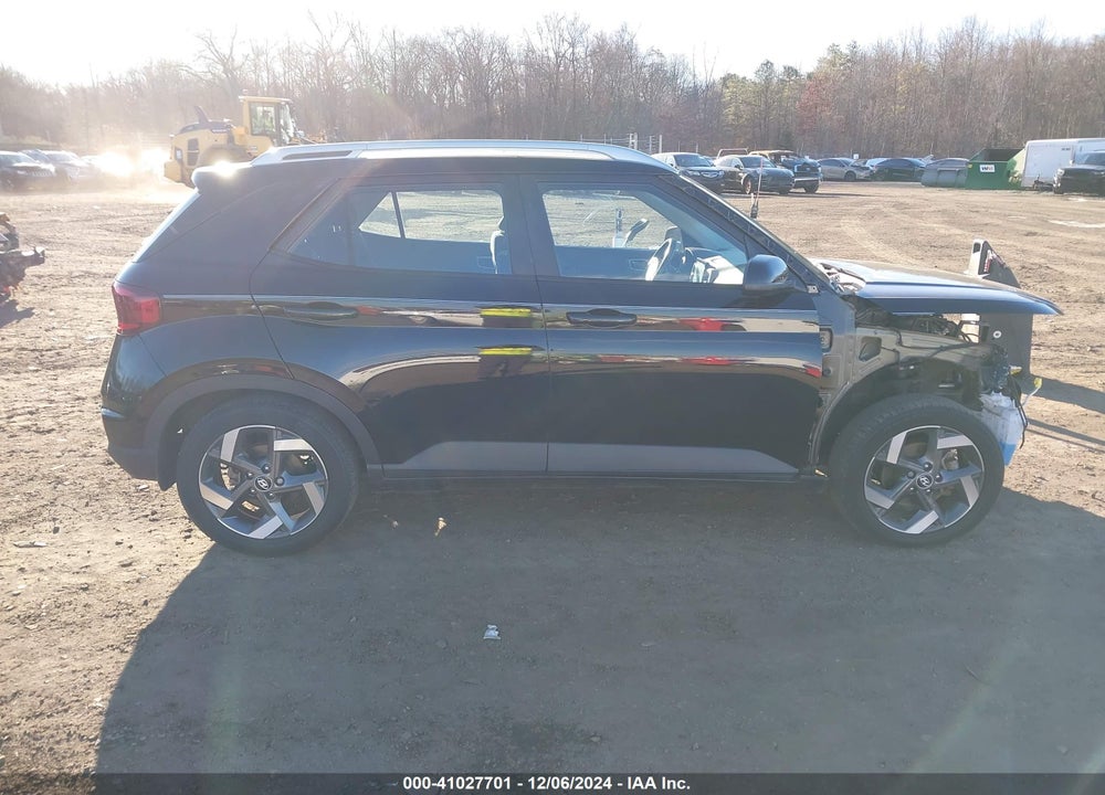 2022 HYUNDAI VENUE SEL VIN: KMHRC8A39NU132675