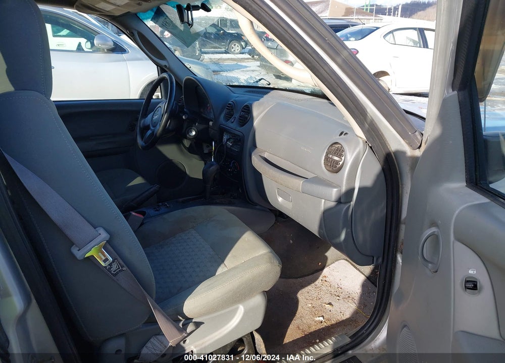 2005 JEEP LIBERTY SPORT VIN: 1J4GL48K75W654981