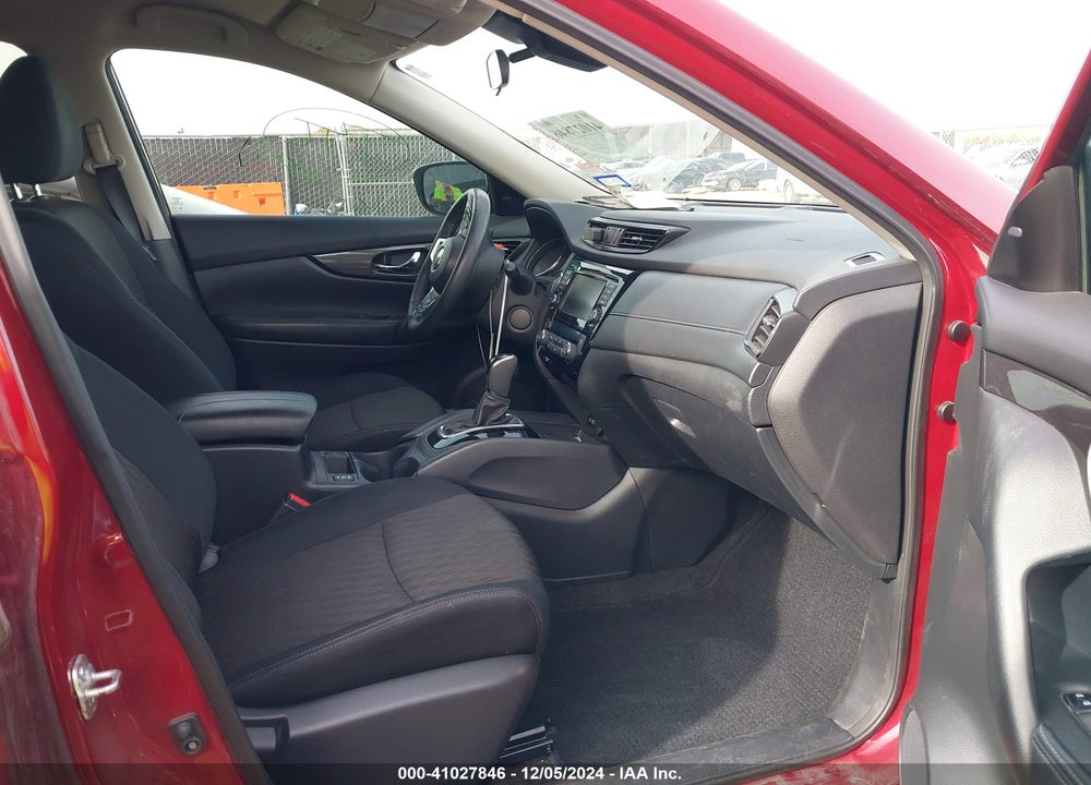 2019 NISSAN ROGUE SV VIN: 5N1AT2MT6KC745506