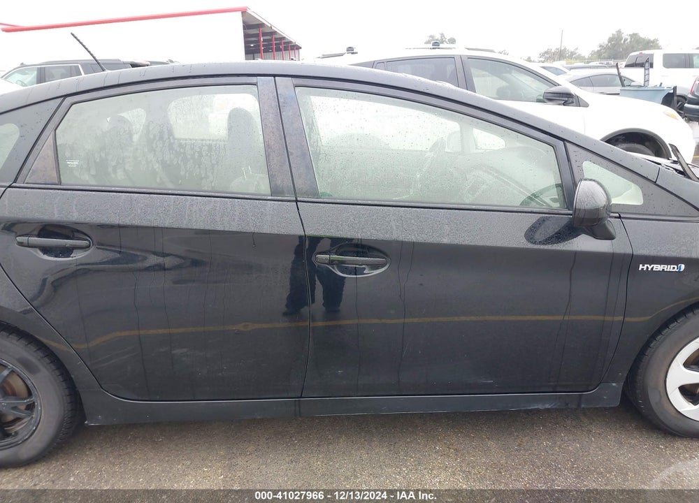 2015 TOYOTA PRIUS VIN: JTDKN3DU5F1945070