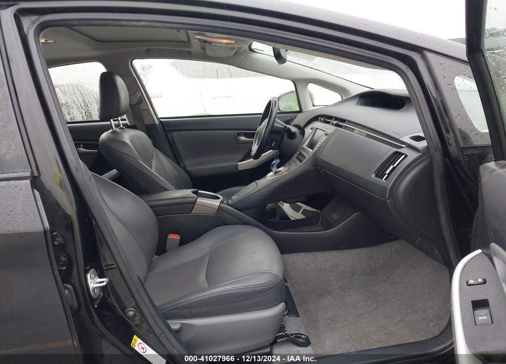 2015 TOYOTA PRIUS VIN: JTDKN3DU5F1945070