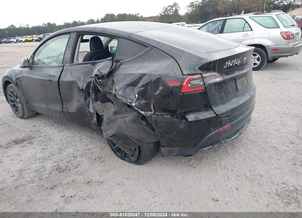 2020 TESLA MODEL Y LONG RANGE DUAL MOTOR ALL-WHEEL DRIVE VIN: 5YJYGDEE4LF040906