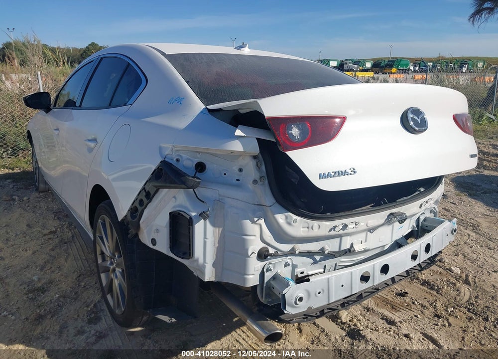 2022 MAZDA MAZDA3 VIN: 3MZBPADL8NM312356