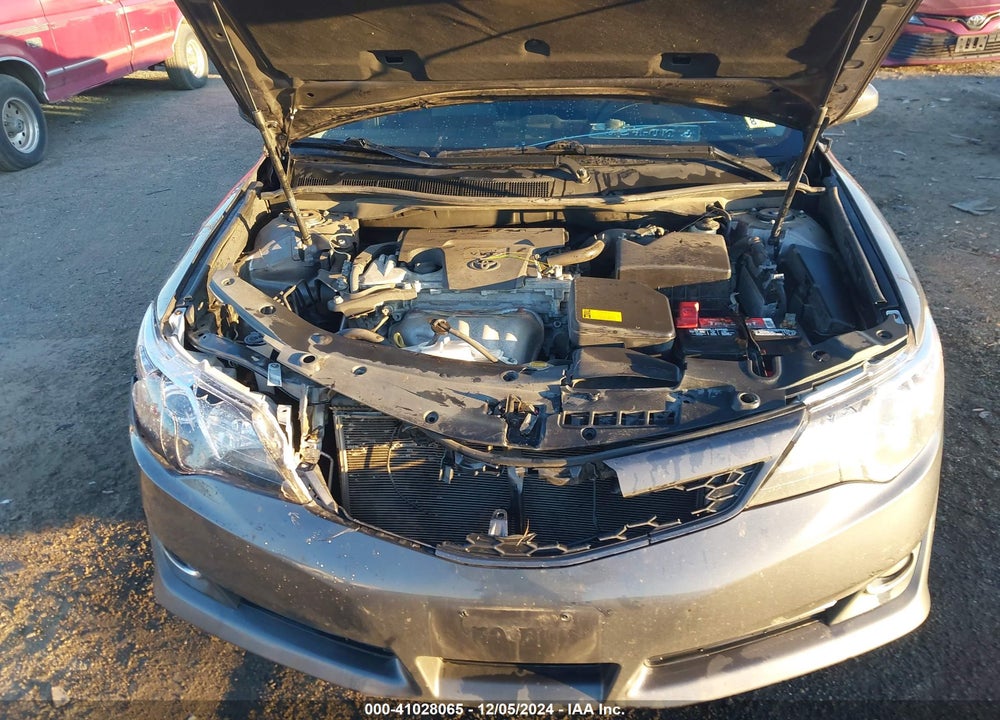 2014 TOYOTA CAMRY SE VIN: 4T1BF1FK5EU864222
