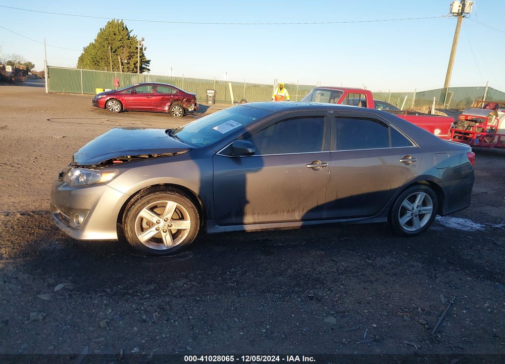 2014 TOYOTA CAMRY SE VIN: 4T1BF1FK5EU864222