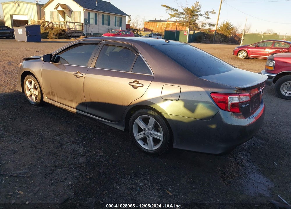 2014 TOYOTA CAMRY SE VIN: 4T1BF1FK5EU864222