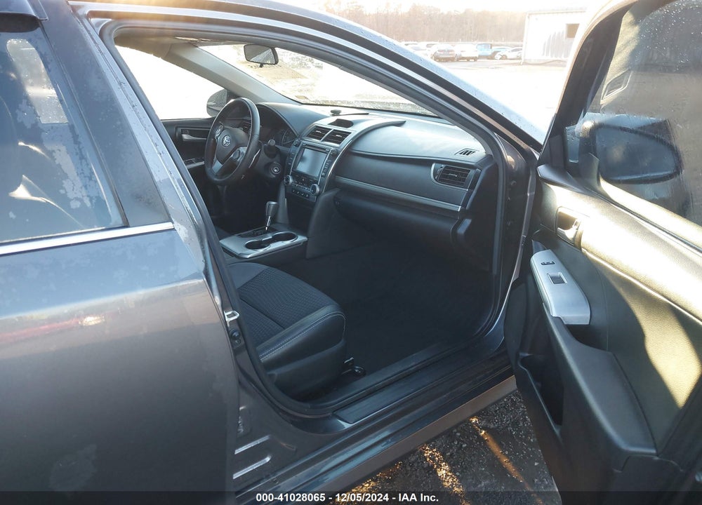 2014 TOYOTA CAMRY SE VIN: 4T1BF1FK5EU864222