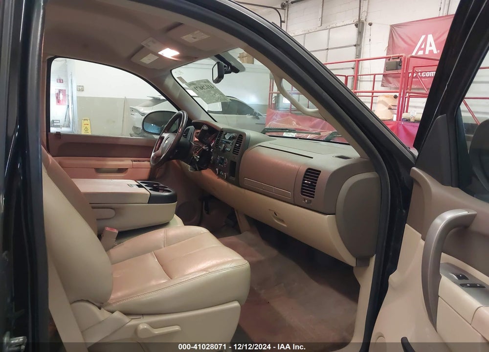 2013 CHEVROLET SILVERADO 1500 LT VIN: 1GCRKSE71DZ164832