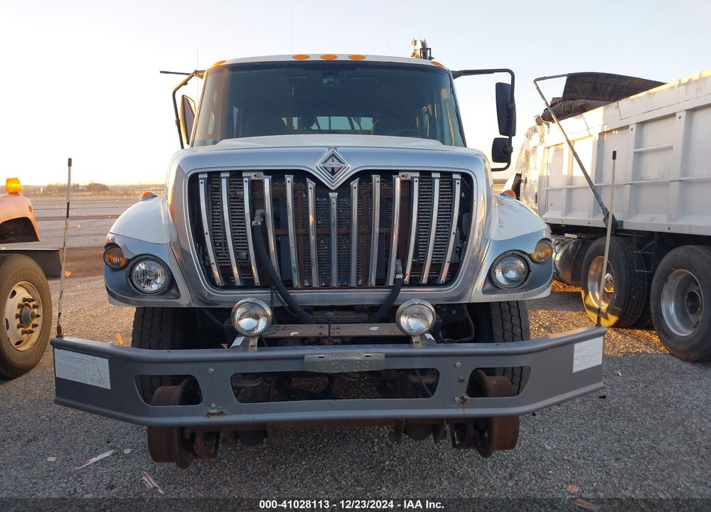 2009 INTERNATIONAL 7000 7400 VIN: 1HTWCAAN89J054996