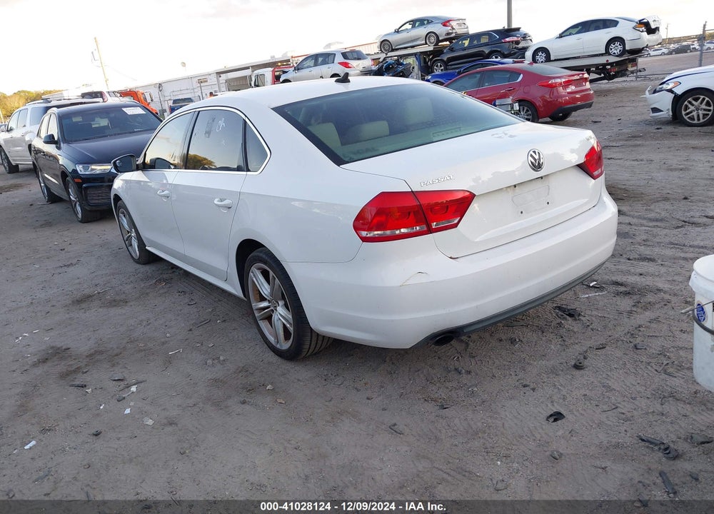 2014 VOLKSWAGEN PASSAT 1.8T SE VIN: 1VWBS7A32EC077511