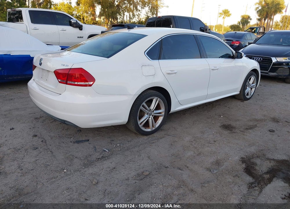 2014 VOLKSWAGEN PASSAT 1.8T SE VIN: 1VWBS7A32EC077511