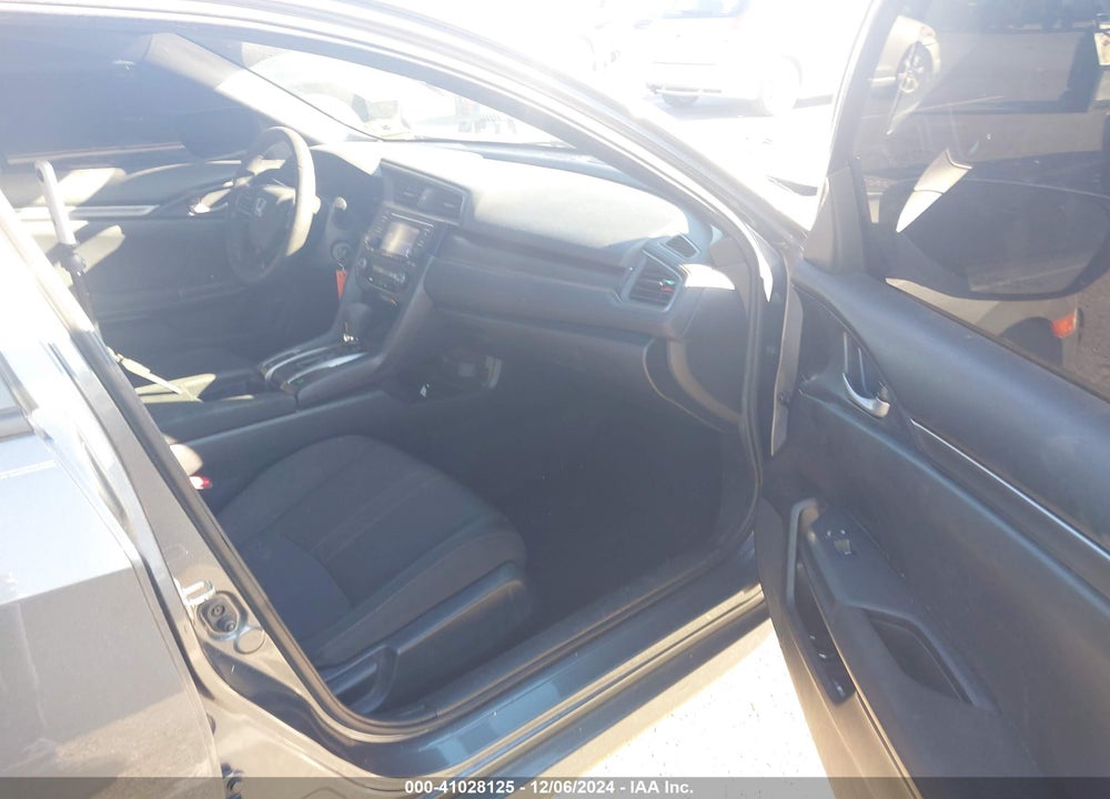 2019 HONDA CIVIC LX VIN: SHHFK7H30KU422753